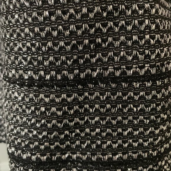 Stunning black and silver H&M skirt 🖤 - Picture 2 of 4